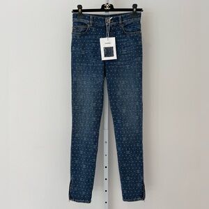 CHANEL 23P DARK BLUE & ECRU CC POLKADOT SKINNY JEANS FR 34/US 2 NWTS REATTACHED!